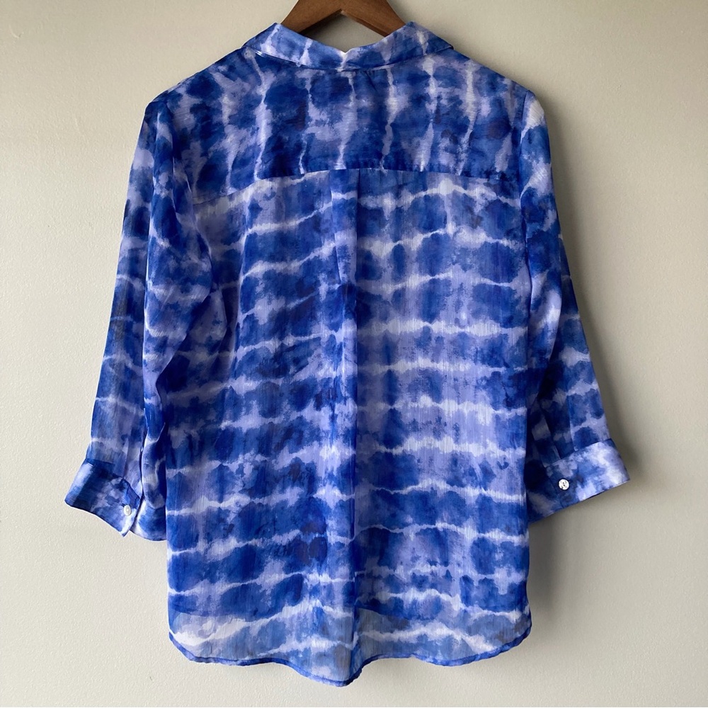Chicos Blue White Tie Dye Button Down Shirt 3/4 Sleeve Size 1 Medium RN 79984 - Picture 2 of 6